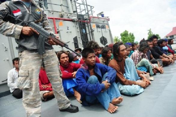 KRI Kapitan Pattimura berhasil menangkap lima kapal motor dan 62 Anak Buah Kapal (ABK) asal Thailand