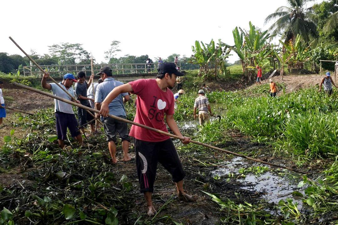 Ratusan Warga Cilacap Gelar Aksi Bersih Sungai