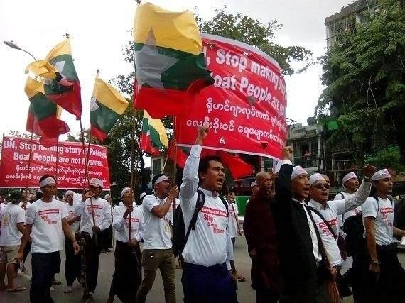 Demo di Yangon meminta menuntut diakhirinya tekanan internasional terhadap Burma terkait krisis migr