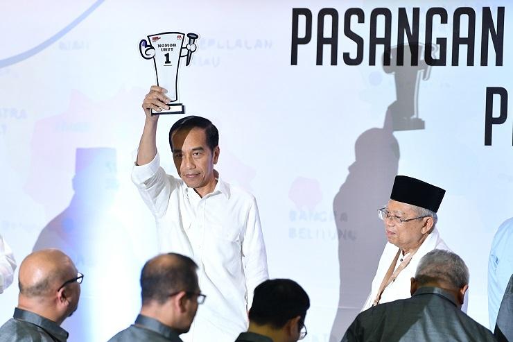 KPU Larang Jokowi Gunakan Istana untuk Kampanye, tapi Pesawat Kepresidenan Boleh Dipakai