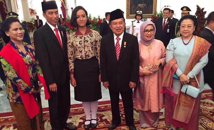 Ini Alasan Jokowi Izinkan Gloria Ikut Penurunan Sang Saka di Istana