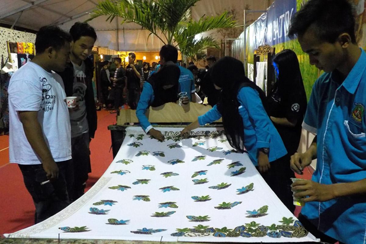 Hari Batik Nasional, SMK Tamanan Bawa Budaya Batik ke Sekolah