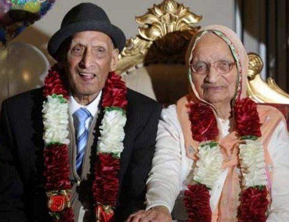 Karam Chand dan Kartari, pasangan tertua di dunia. (Foto: Metro.co.uk )
