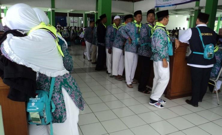 DPR Minta Kuota Haji Tambahan Diprioritaskan bagi Lansia