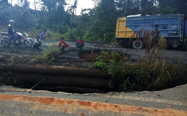 Diguyur Hujan Lebat, Jalan Trans di Kalimantan Utara Rusak Parah