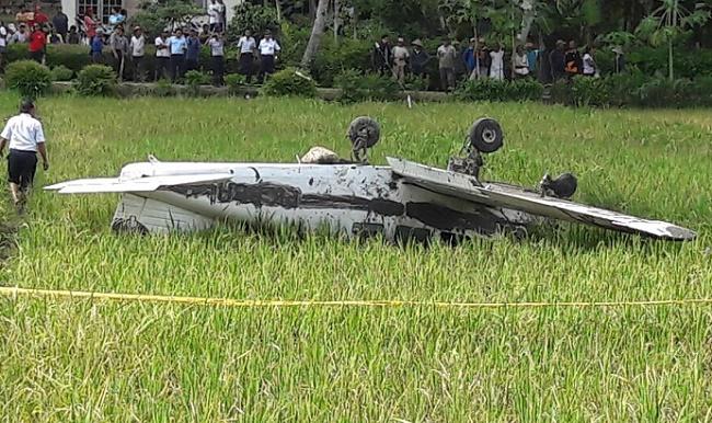 Pesawat Latih Jatuh di Cilacap, Dua Orang Terluka