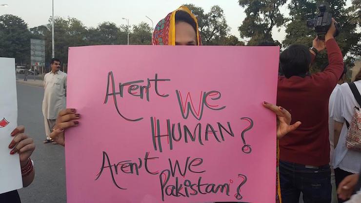 Aksi protes komunitas transgender Pakistan. (Foto: Mudassar Shah)