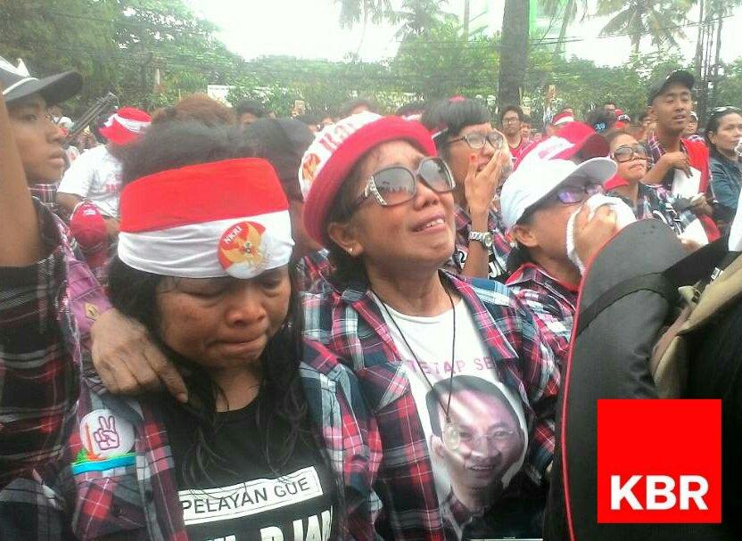 Ahok supporters rally in Jakarta and cities all over Indonesia after the Governor was jailed. (Photo