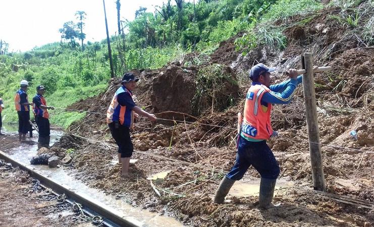 Imbas Longsor Garut, Jalur Perjalanan Kereta Lintas Cirebon Bertambah Padat