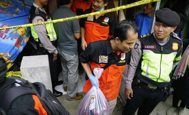 Polri Periksa Istri dan Anak Terduga Pelaku Bom Kampung Melayu