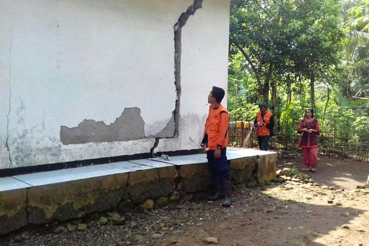 Puluhan Rumah di Cilacap Rusak Akibat Bencana Tanah Bergerak