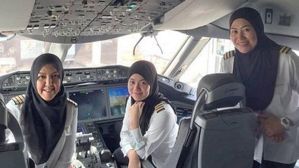 Tim penerbangan perempuan dari Royal Brunei Airlines (Foto: BBC)