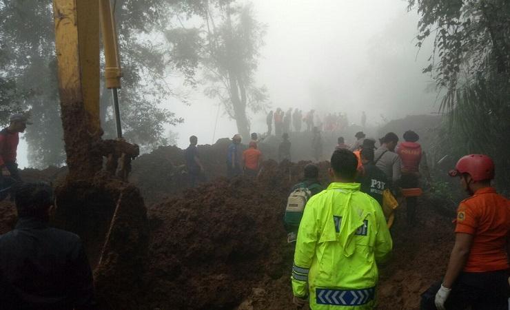 Berbahaya Pascalongsor, Polda Jawa Barat Tutup Jalur Puncak Selama 10 Hari