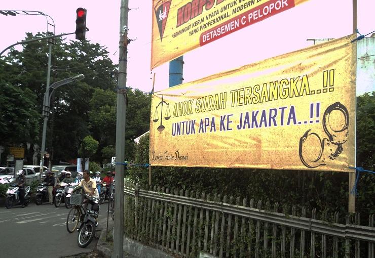 Muncul Spanduk 'Ngapain ke Jakarta 2 Desember'