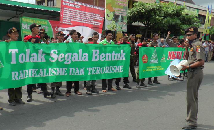 Banser demo tolak radikalisme, terorisme dan khilafah.  (KBR/Musyafa)