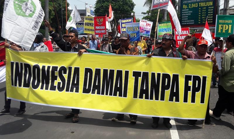 Ratusan Orang di Banyuwangi Demo Minta FPI Dibubarkan