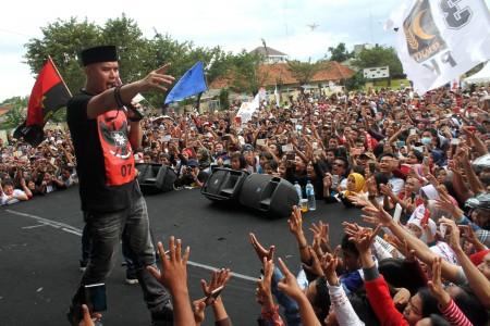Pilkada Kabupaten Bekasi, Bukan Warga Setempat Ahmad Dhani Unggul di Beberapa TPS