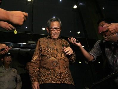 OTT Ketua DPD, Dirut Bulog Akui Irman Minta Kuota Gula