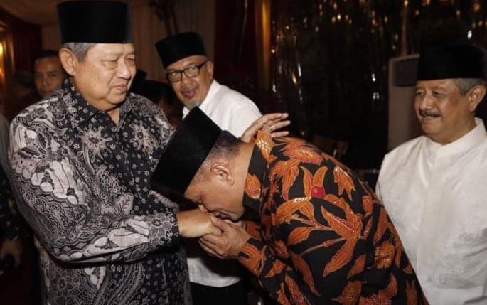 Gatot Nurmantyo Cium tangan SBY, Ini Penjelasan Demokrat