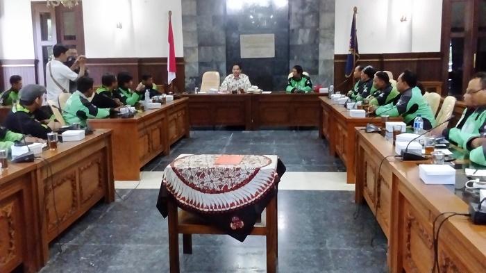 Datangi DPRD Go-Jek Yogyakarta Minta Legalisasi Ojek Daring