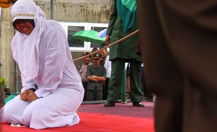 Hukuman cambuk di Banda Aceh