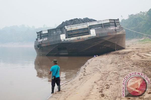 Aktivitas Tongkang dan Tanker , Tangkapan Nelayan Cilacap Turun  25 Persen