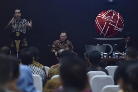 Kunjungi BEI, Jokowi: Uang Masuk Banyak