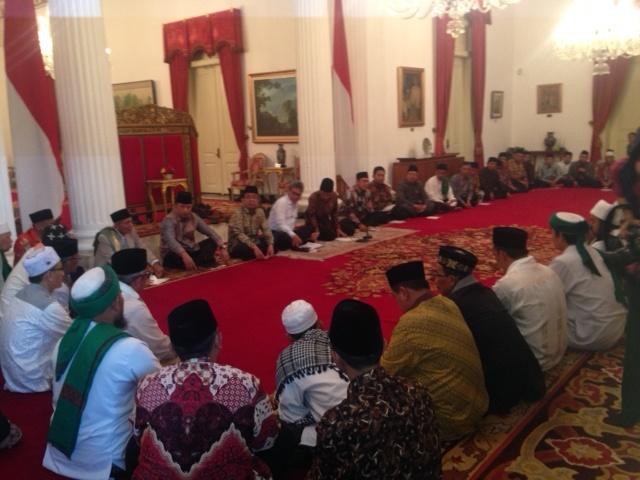 Lesehan di Istana,  Pemimpin Ponpes Se-Jabar Banten Terima Apapun Putusan Kasus Ahok