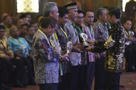 Lamban Belanjakan Anggaran, Jokowi Tegur Gubernur Ahok