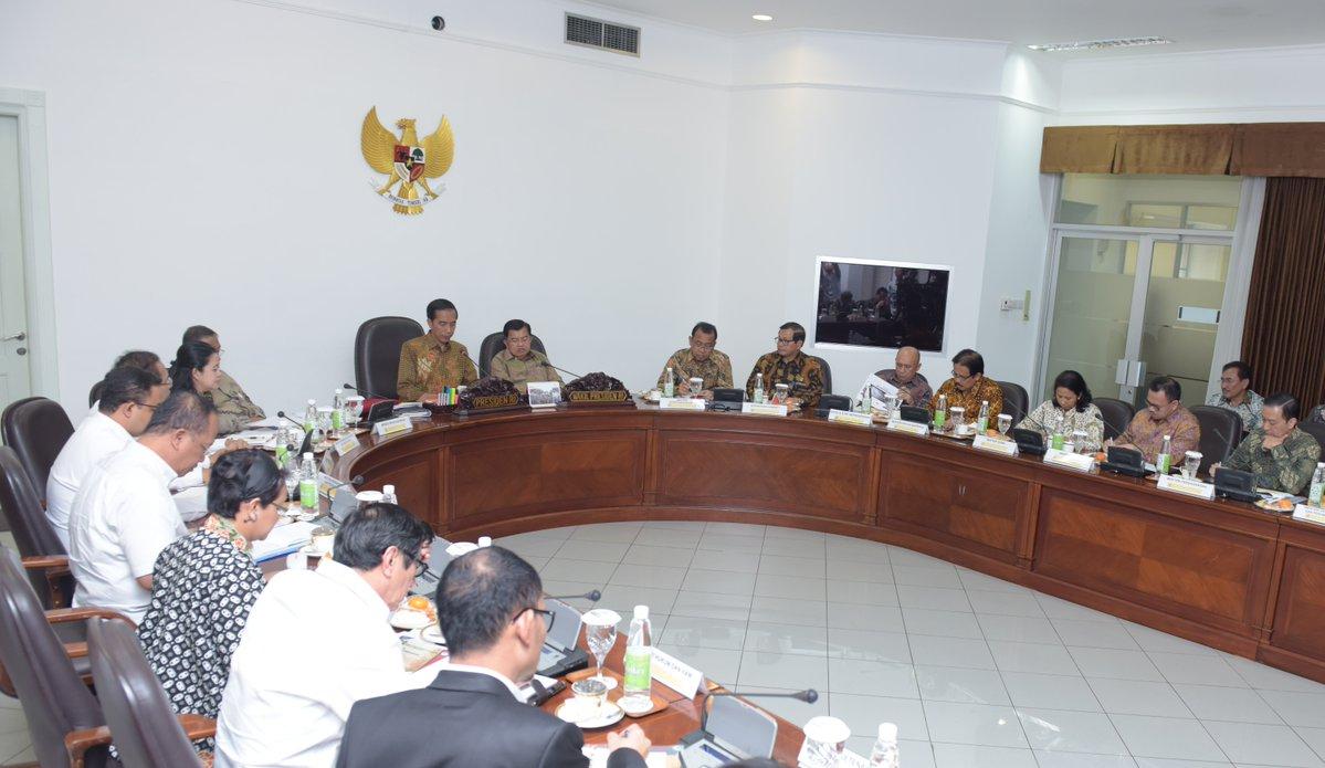 Jokowi Perintahkan Pecat PNS Pelaku Pungli