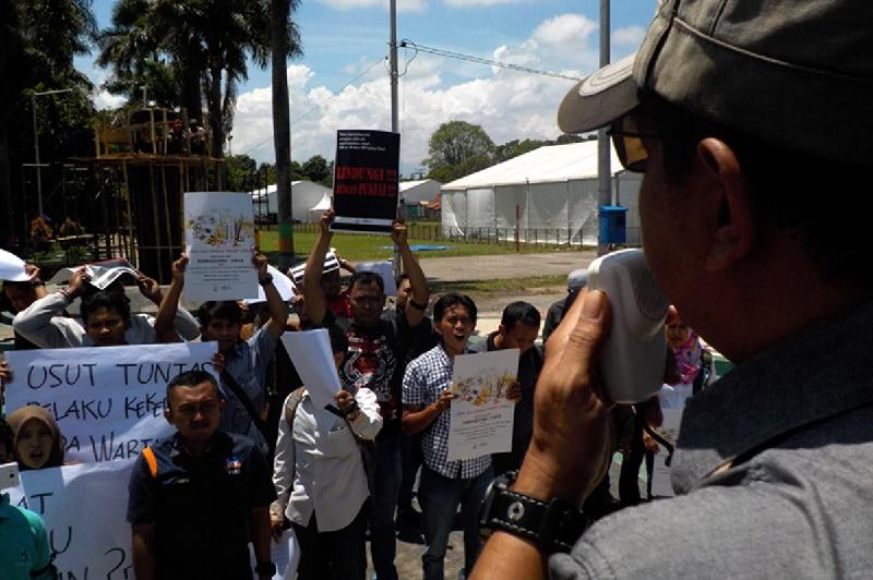 Kekerasan Pada Jurnalis, Jurnalis Bondowoso Demo Tuntut Panglima TNI Usut