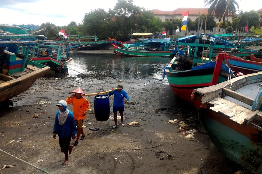 Cuaca Buruk, Ribuan Nelayan Cilacap 2 Bulan Tak Melaut