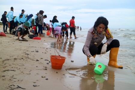 Tumpahan Minyak di Teluk Balikpapan, Walhi Tuntut Pertamina Perbaiki Ekosistem