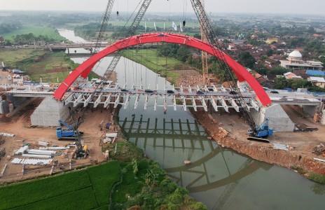 Mudik H-2, Jembatan Kalikuto Batang Sore ini Difungsikan
