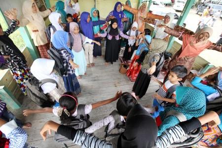 Tenda Darurat Untuk Ribuan Pengungsi Aceh