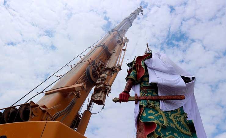 Pemkab Tuban, Jawa Timur, menutup patung Dewa Perang 