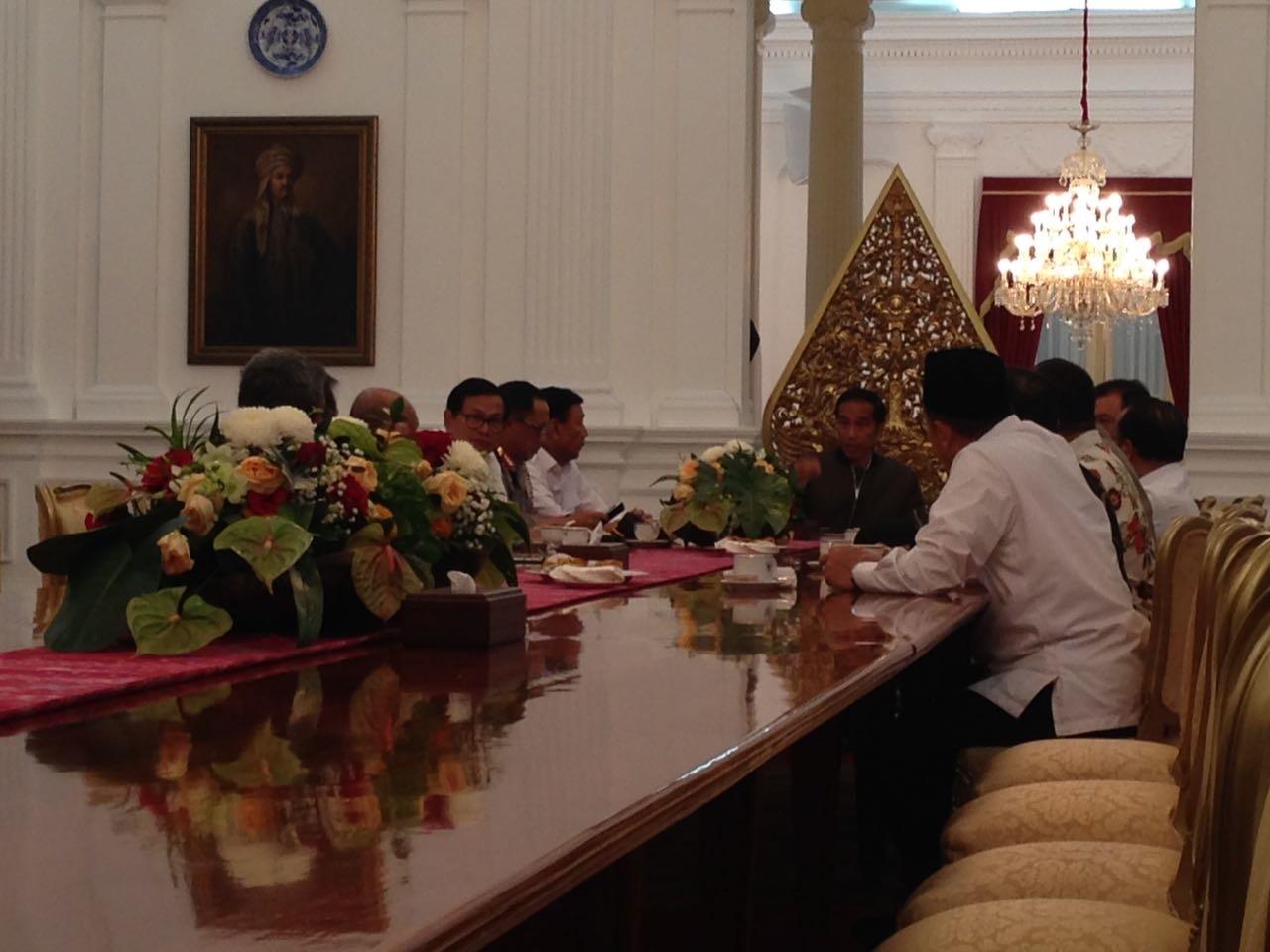 Tengah Malam, Jokowi Pimpin Rapat Pasca Aksi 4 November
