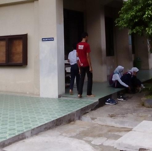 [SAGA] Siswi SMPN 5 Yogyakarta: Kalau Pelajaran Agama Islam Harus Pakai Jilbab
