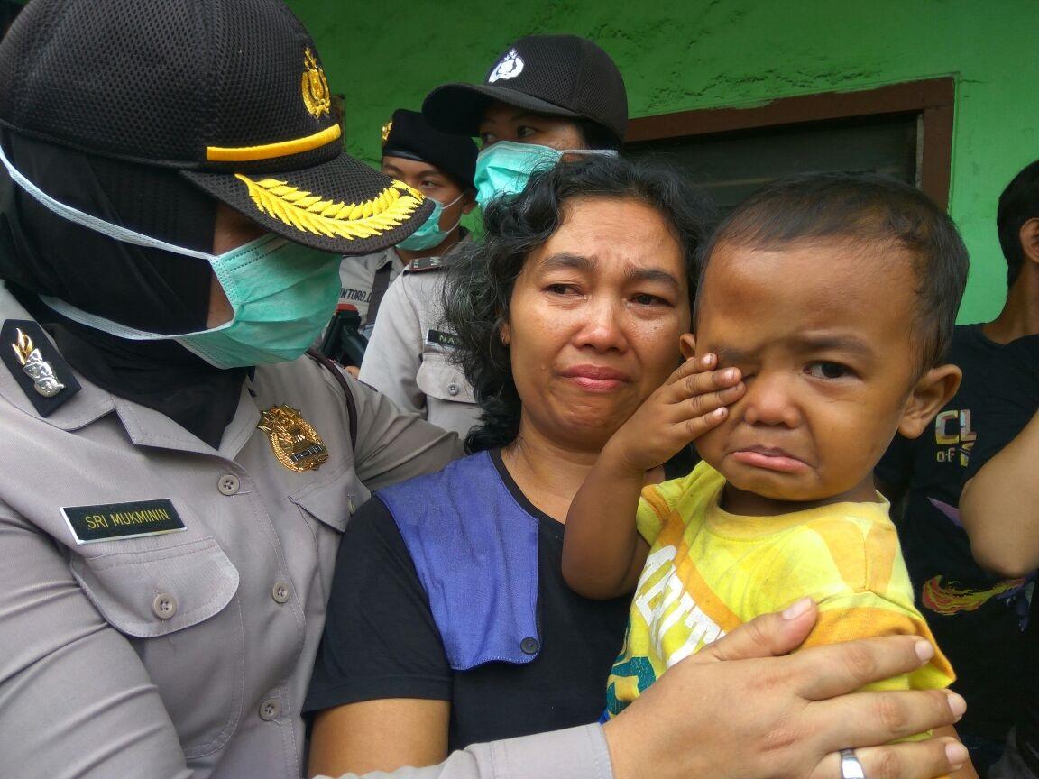 Ratusan Aparat TNI-Polri dan Satpol PP Takuti Warga Bukit Duri