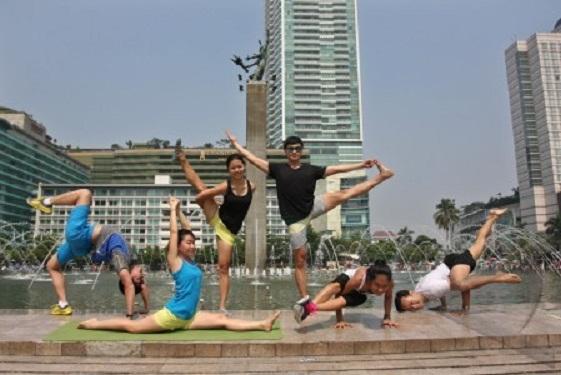 Yoga Membuat Hidup Lebih Sehat, Seksi dan Segar