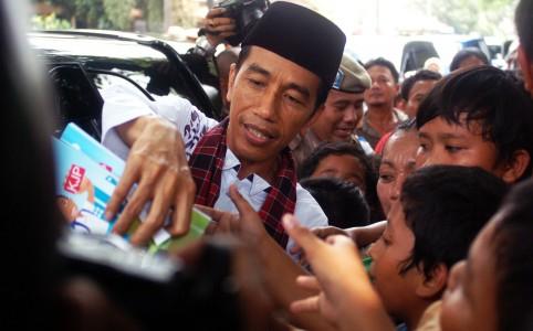 Jokowi: Tanggul Raksasa Rampung Tahun Ini