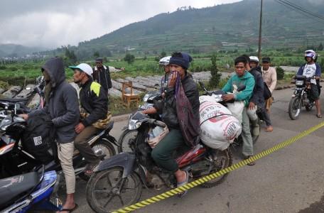 Pengungsi Dieng Pulang, Relawan PMI Siaga Hingga Selasa