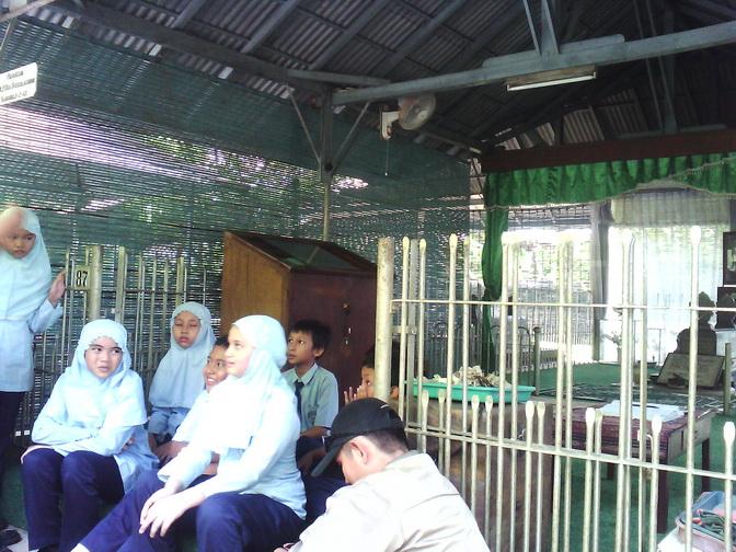 Hardiknas, Makam Kakak RA Kartini Dikunjungi Siswa Sekolah