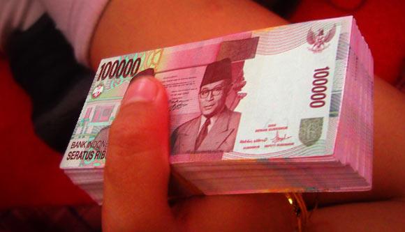 Akhir Tahun Ini Gaji Bupati Naik 4 Kali Lipat