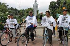 Warga Syiah Sampang Bersepeda Ke Jakarta