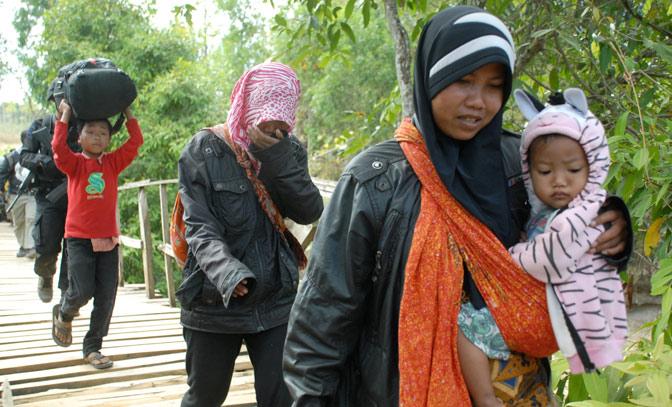 Diusir, Warga Syiah Sampang Pilih Tinggal di Jalan