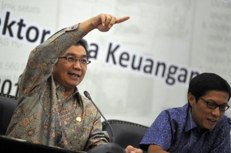 OJK Harus Buka Konsultasi untuk Konsumen Jasa Keuangan