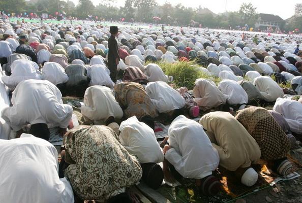 Aturan Sholat Berjamaah, Pemkab Situbondo Langgar Hak Kebebasan Beribadah