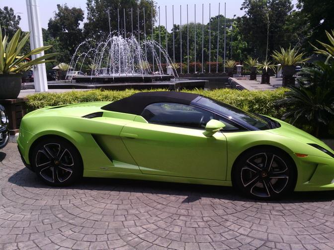 Naik Lamborghini, Hotman Paris Sambangi Jokowi