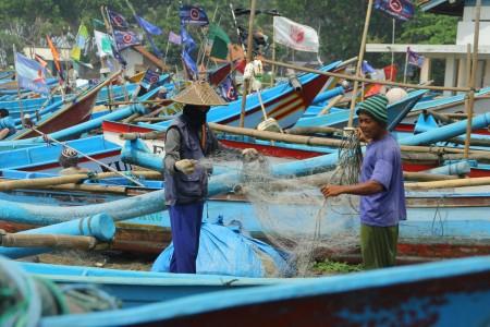 Gelombang Tinggi, BMKG Himbau Nelayan HIndari Laut Sekitar Jawa